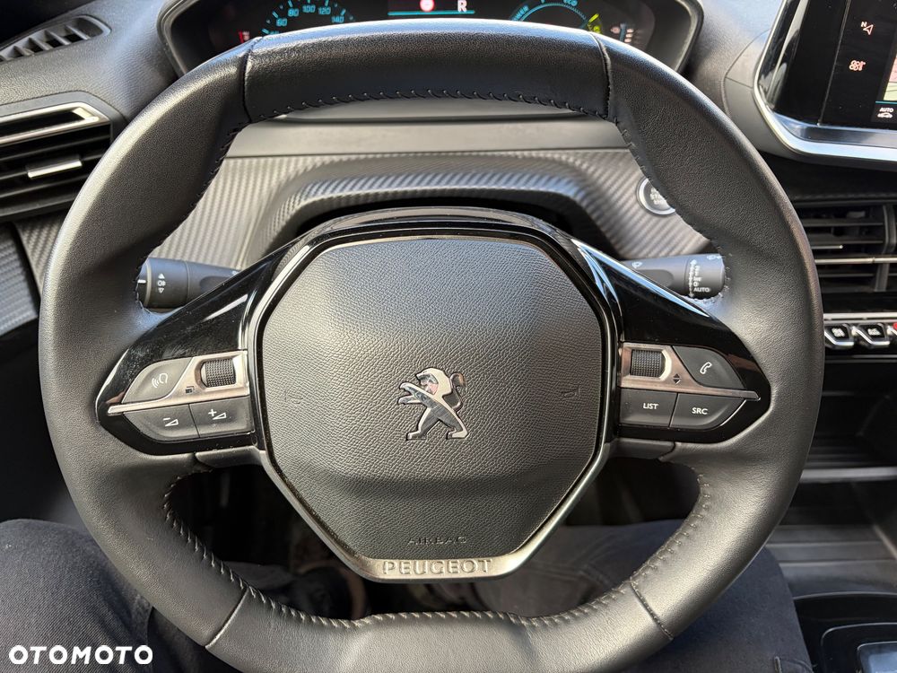 Peugeot 208 - 12