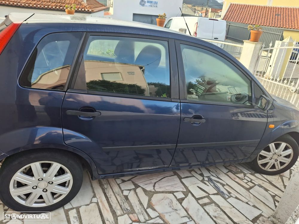 Ford Fiesta 1.25 Ghia - 6