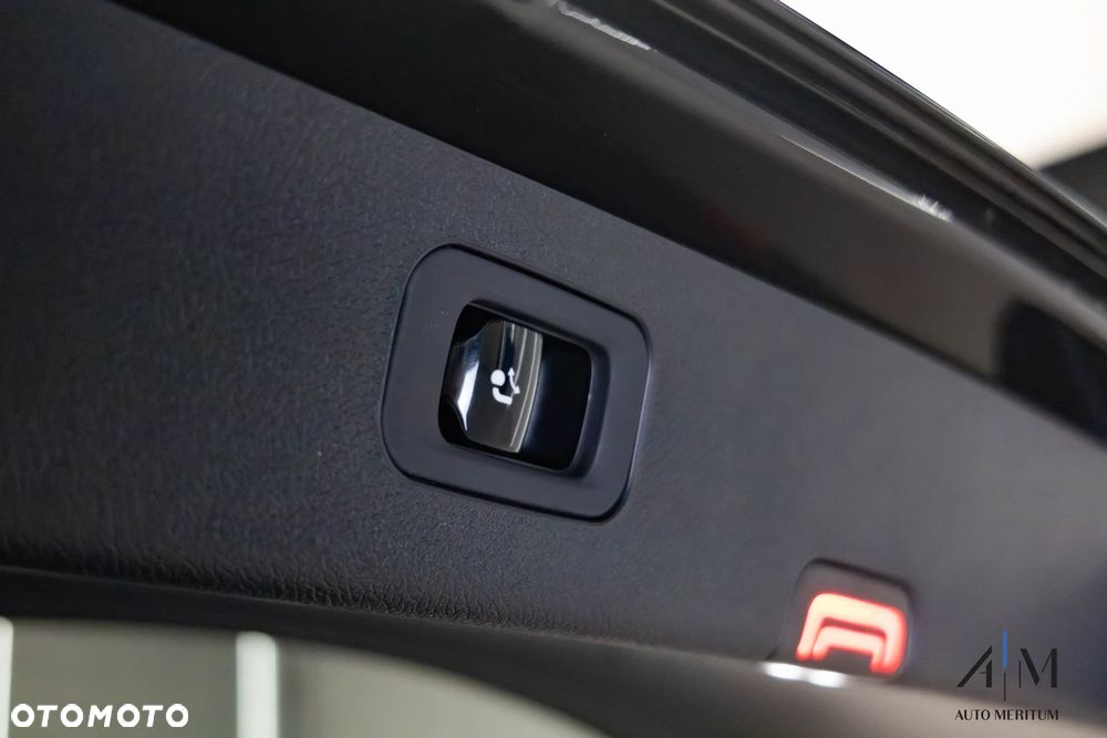 Mercedes-Benz Klasa E 220 d T 4Matic All-Terrain 9G-TRONIC - 35