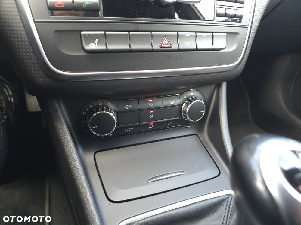 Mercedes-Benz Klasa A 180 (BlueEFFICIENCY) Style - 28