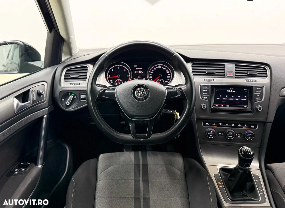 Volkswagen Golf 1.6 TDI DPF Exclusive - 6