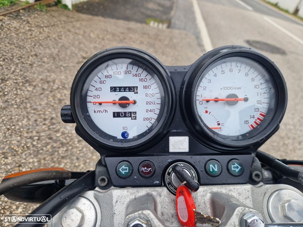 Honda Hornet 600  Possível Financiamento - 10