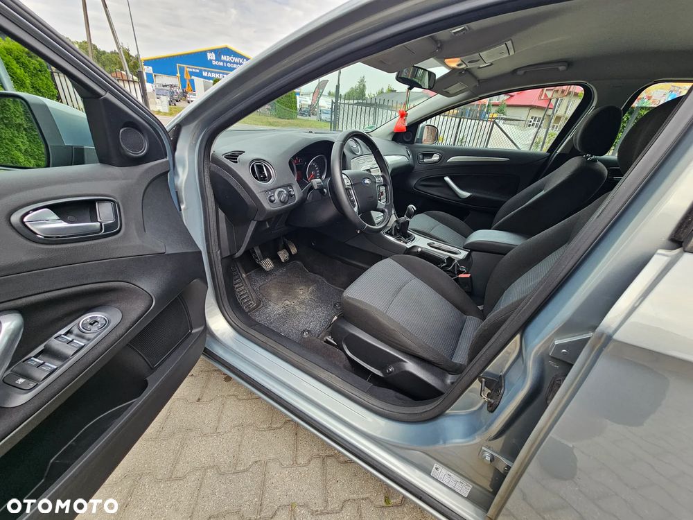 Ford Mondeo 2.0 Titanium - 11