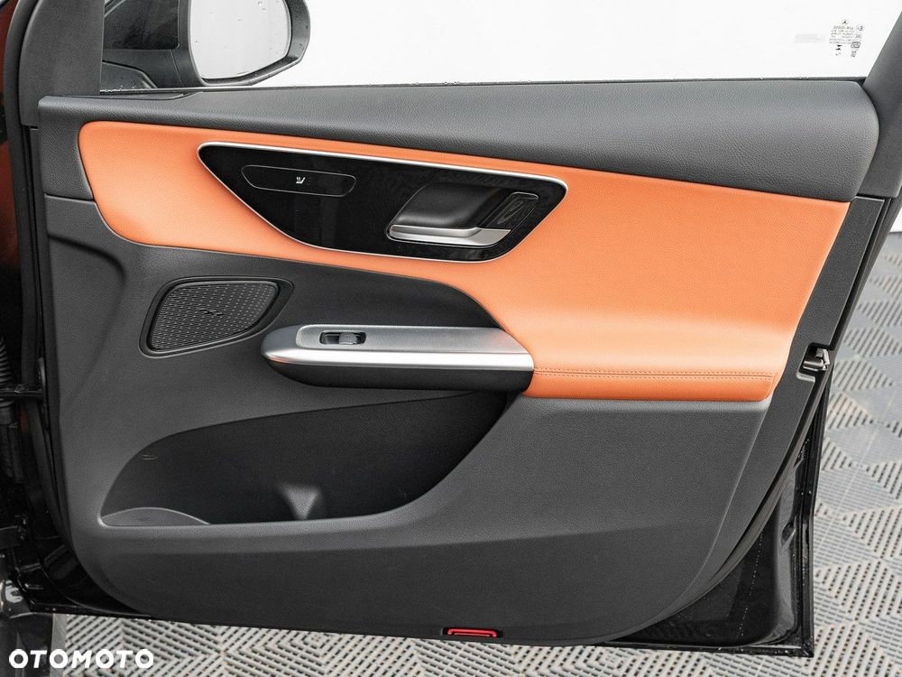 Mercedes-Benz GLC - 27