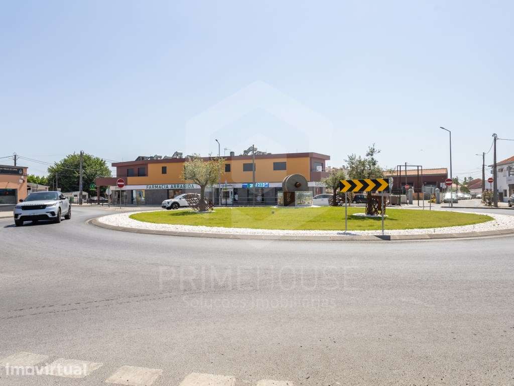 APARTAMENTO T2 COM PARQUEAMENTO PRIVADO EM AZEITÃO - Grande imagem: 4/38