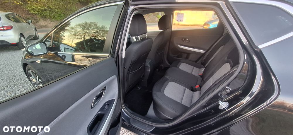 Kia Ceed 1.6 GDI Dream Team Edition - 22