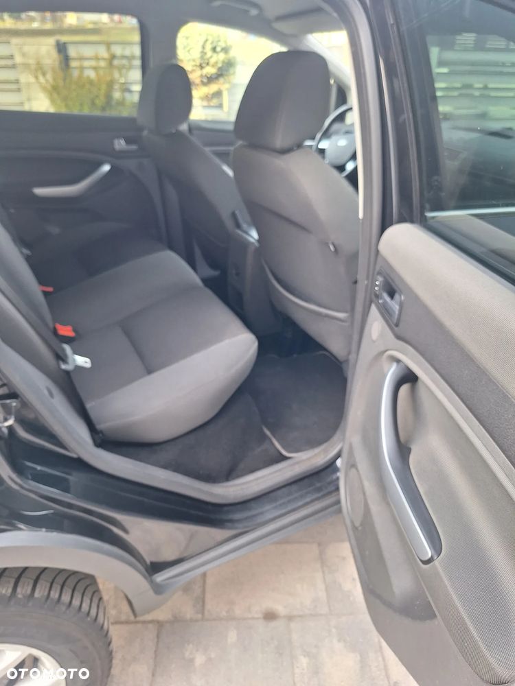 Ford Kuga 2.0 TDCi 2x4 Champions Edition - 6