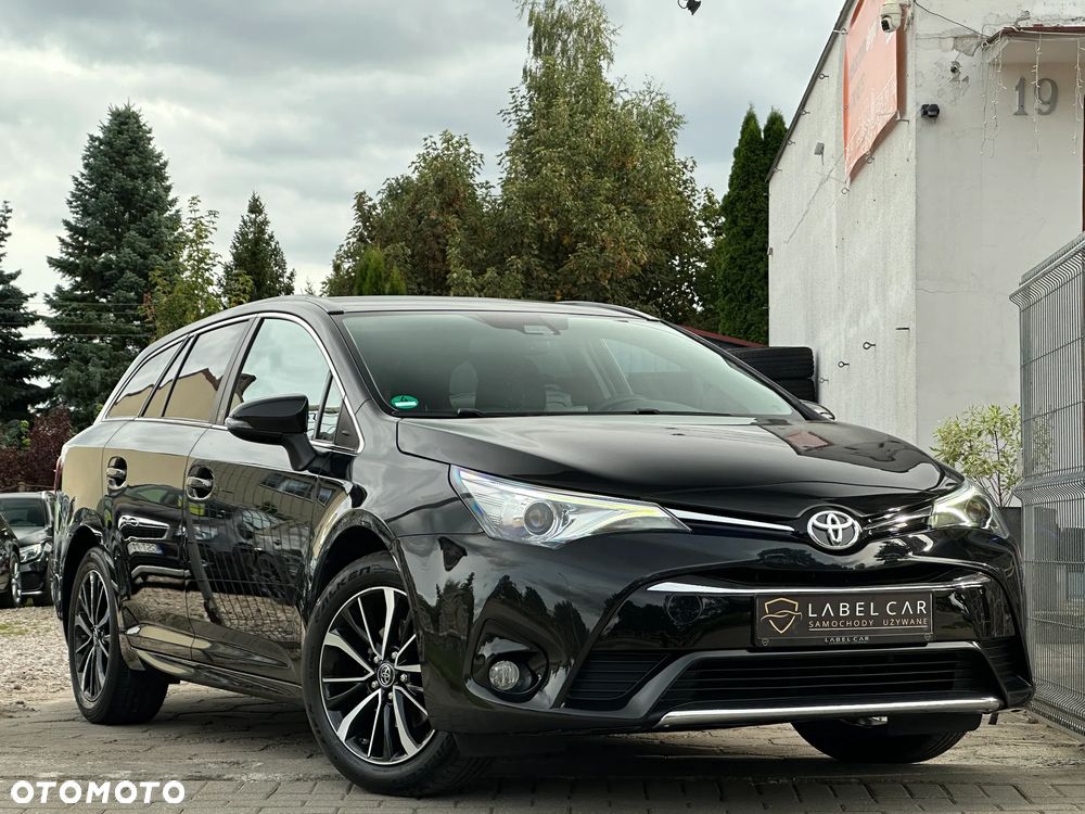 Toyota Avensis Touring Sports 1.8 Team Deutschland - 17