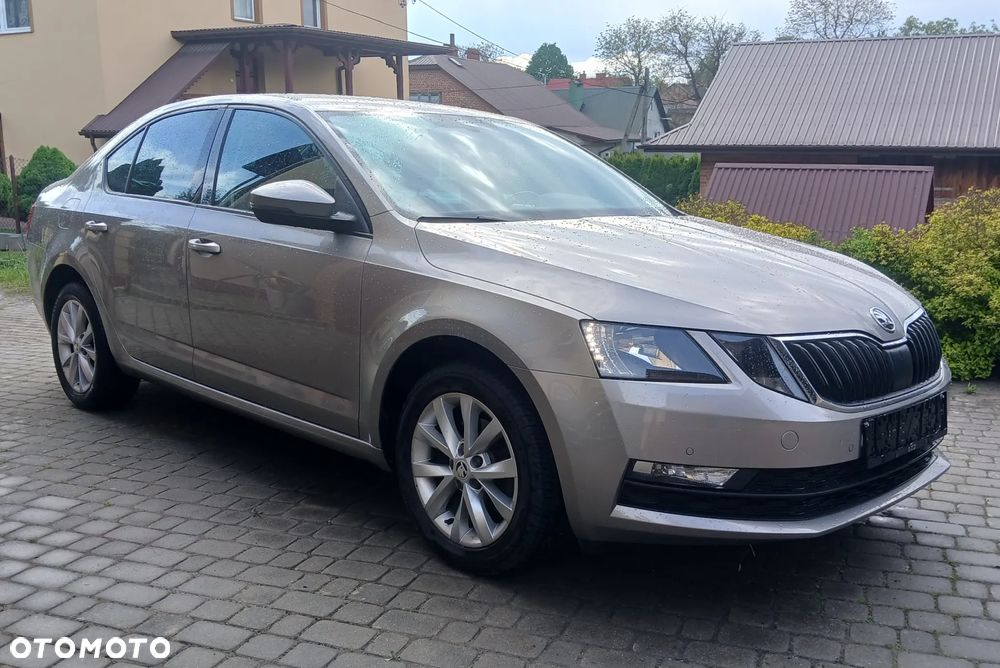 Skoda Octavia 1.6 TDI DSG Ambition - 4