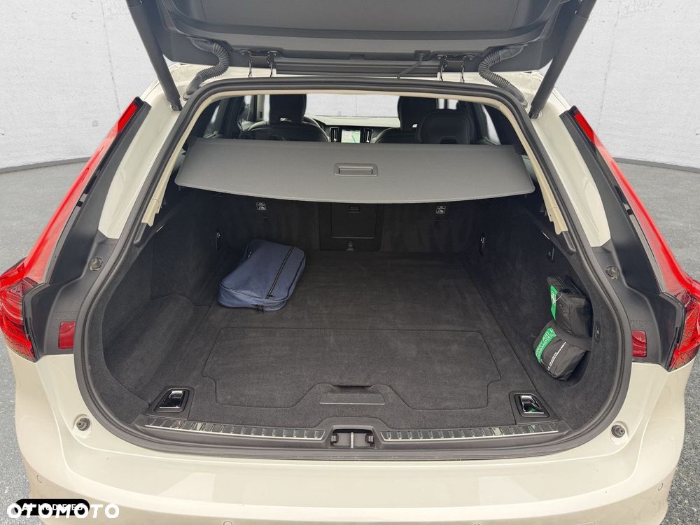 Volvo V90 - 16