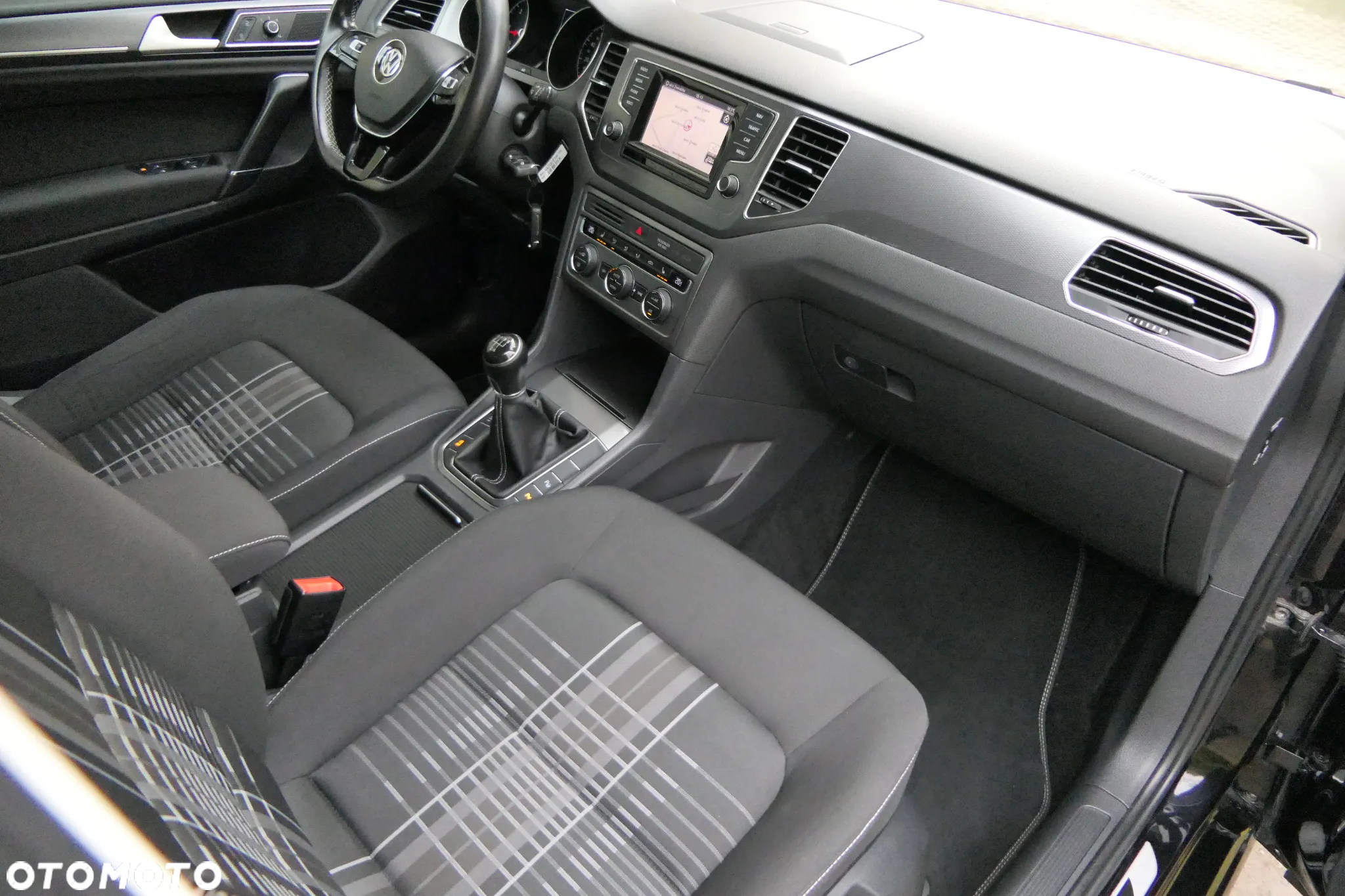Volkswagen Golf Sportsvan VII SV 1.6 TDI BMT Highline - 23