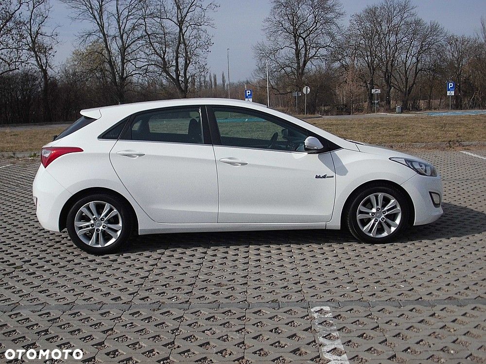 Hyundai i30 1.6 CRDi Fifa World Cup Edition - 21