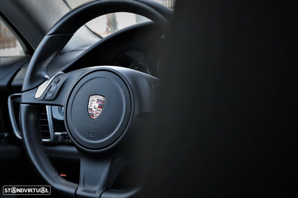 Porsche Panamera PDK - 22