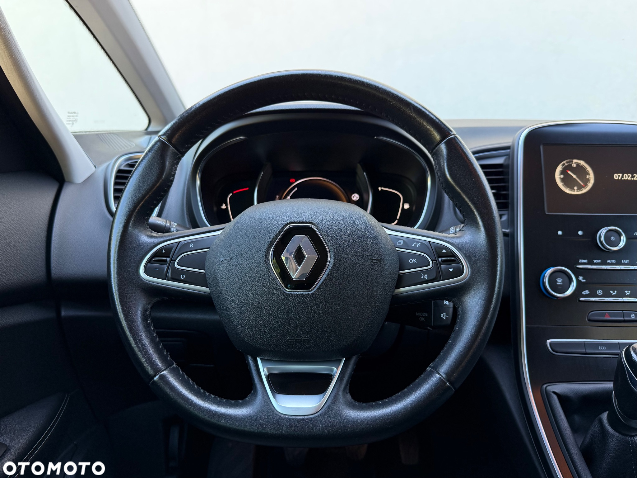 Renault Scenic TCe 140 GPF BUSINESS EDITION - 19
