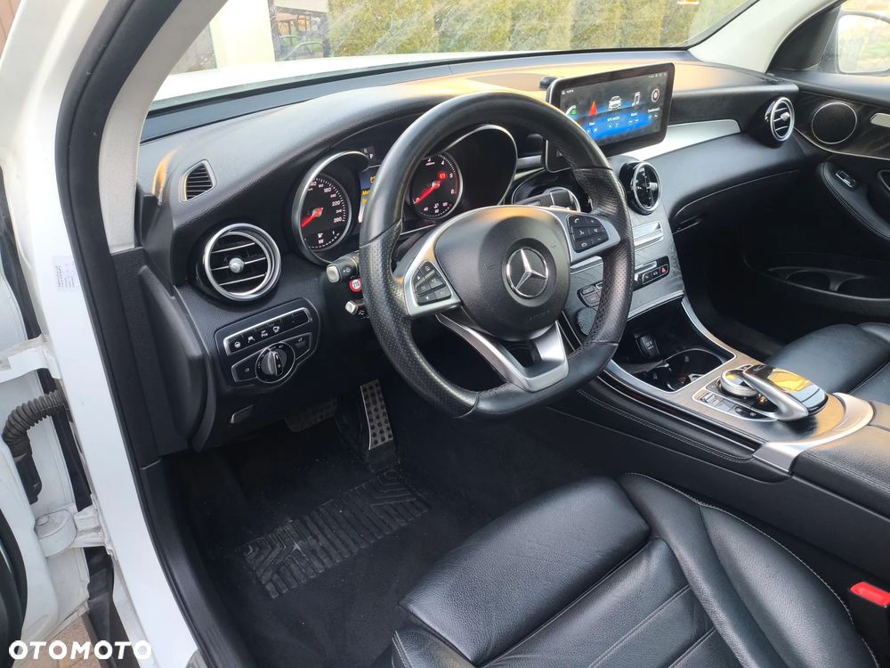 Mercedes-Benz GLC 250 d 4Matic 9G-TRONIC AMG Line - 23