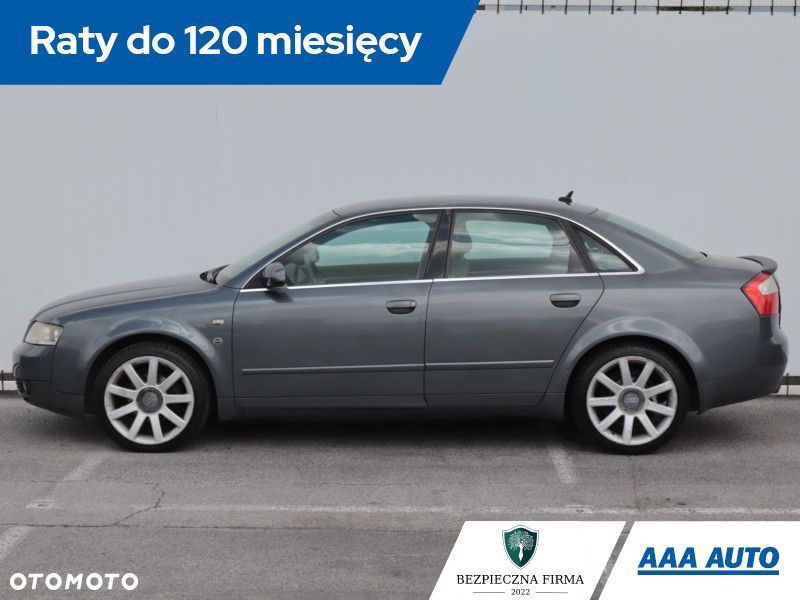 Audi A4 Limousine - 4