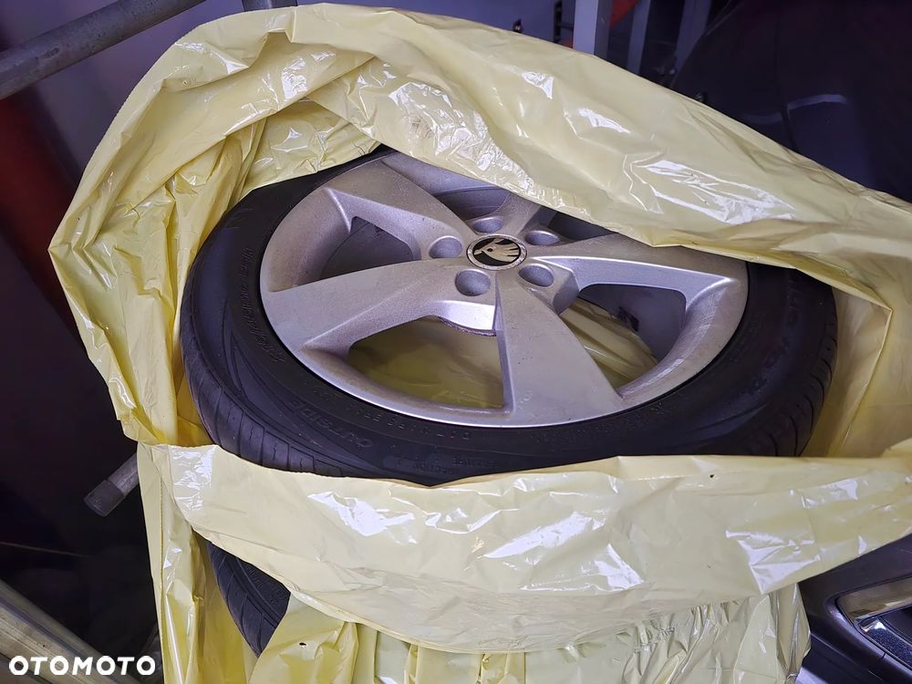 Skoda RAPID 1.2 TSI Elegance - 21