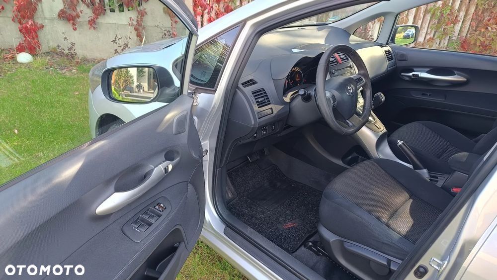 Toyota Auris 1.6 MultiMode Executive - 5