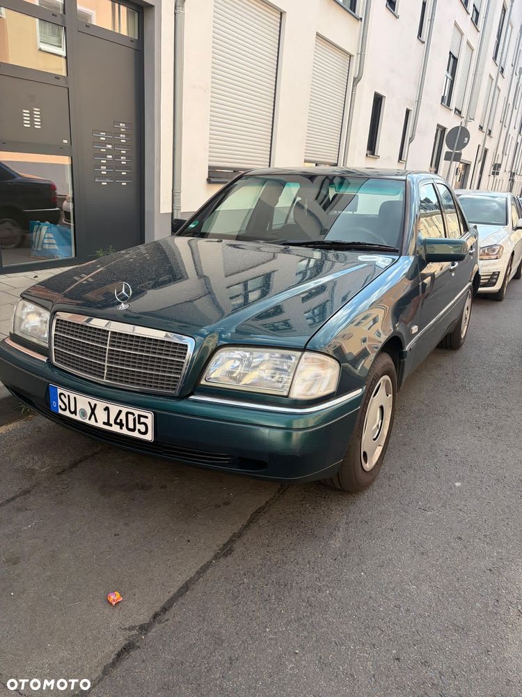 Mercedes-Benz Klasa C 180 Elegance - 1