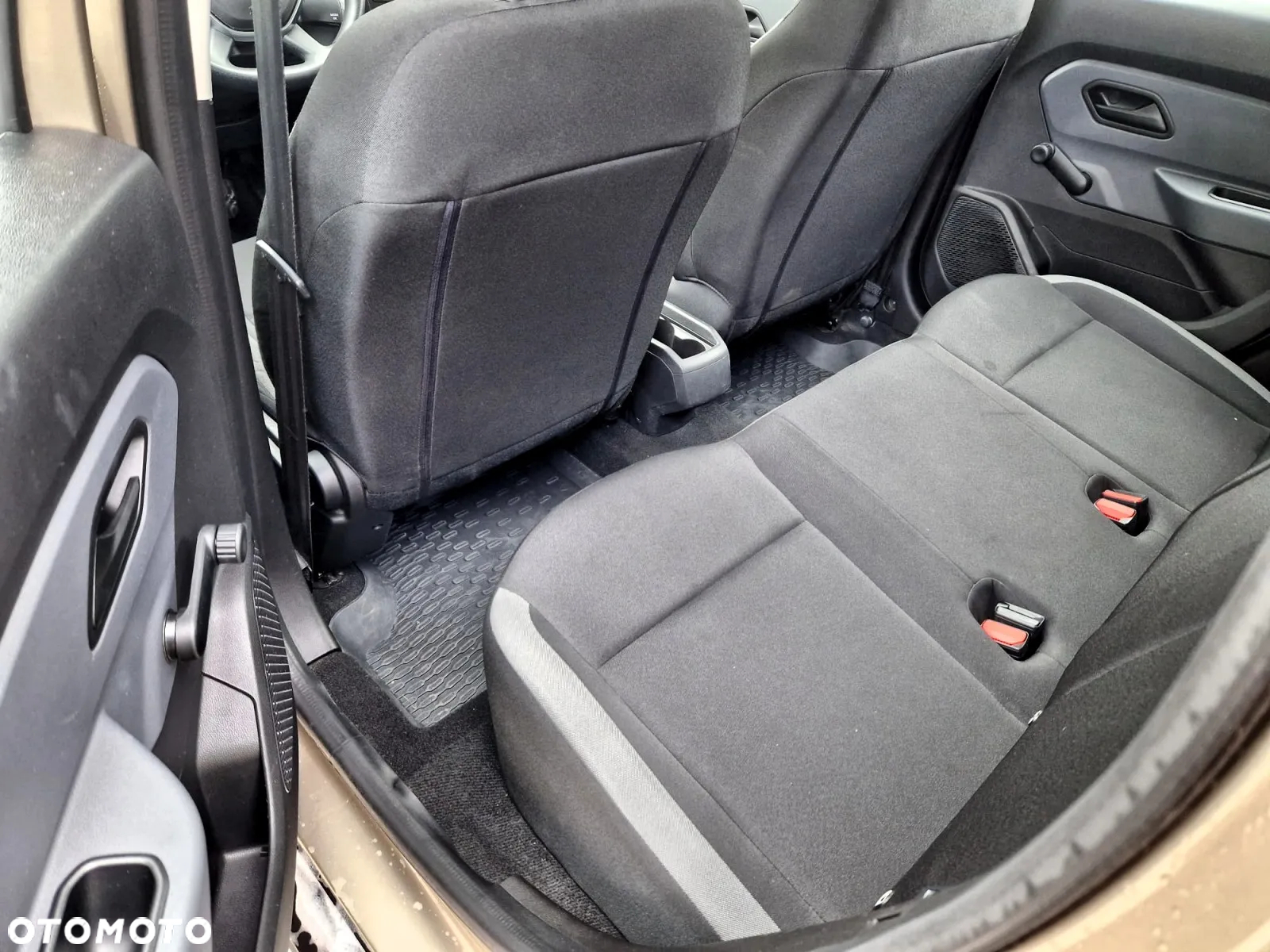 Dacia Duster 1.3 TCe FAP Essential - 14