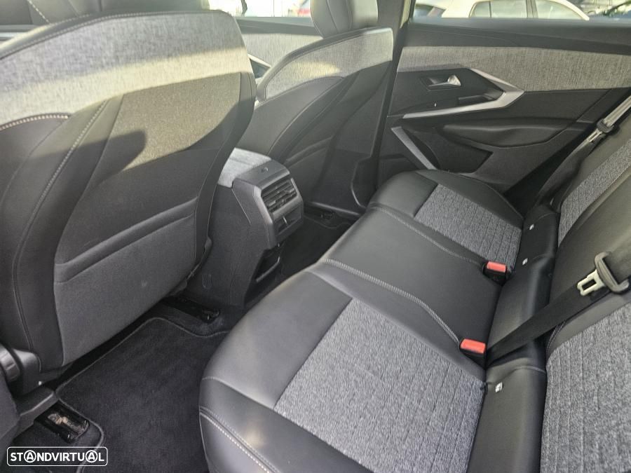 Peugeot 3008 1.2 Hybrid Allure e-DCS6 - 16