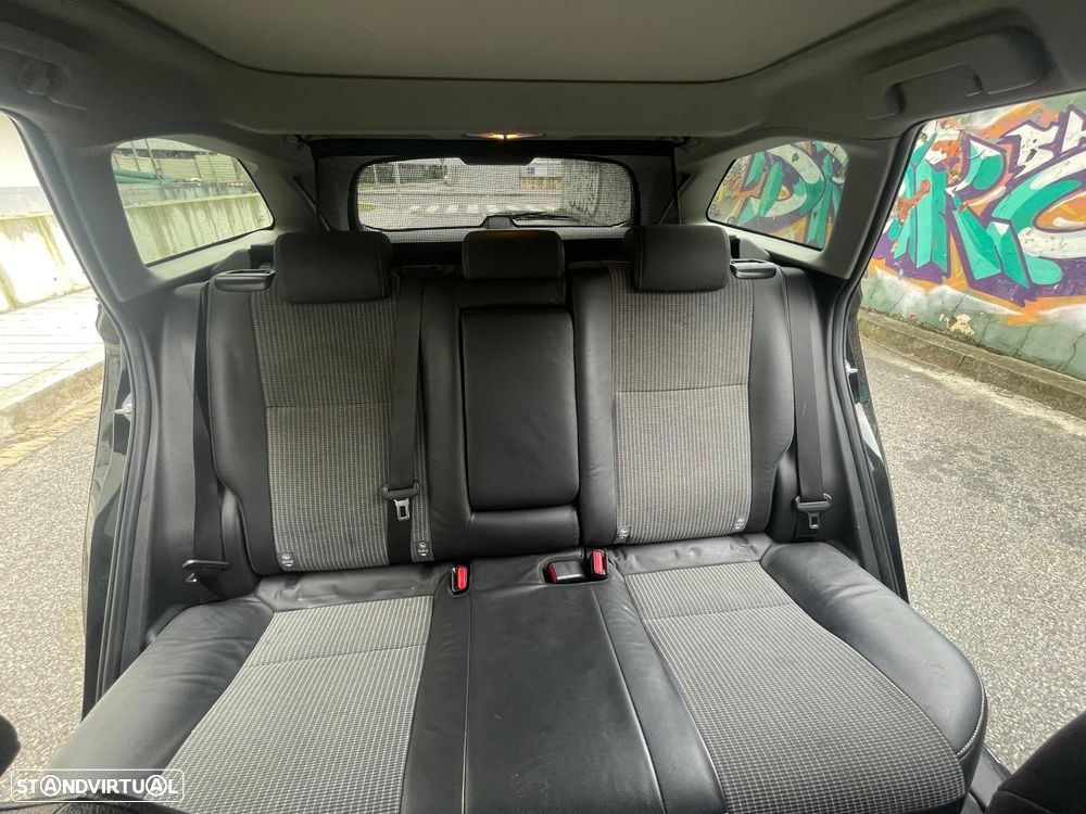 Toyota Auris Touring Sports 1.8 HSD Exclusive - 17