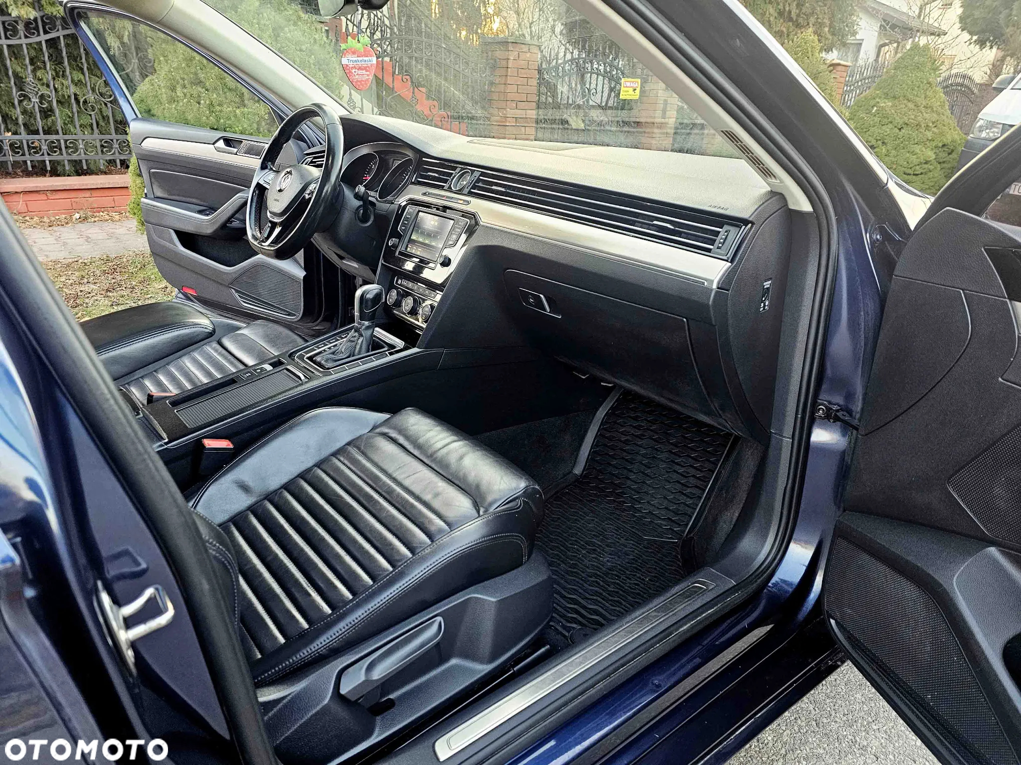 Volkswagen Passat Variant 2.0 TDI SCR 4Motion DSG Highline - 23