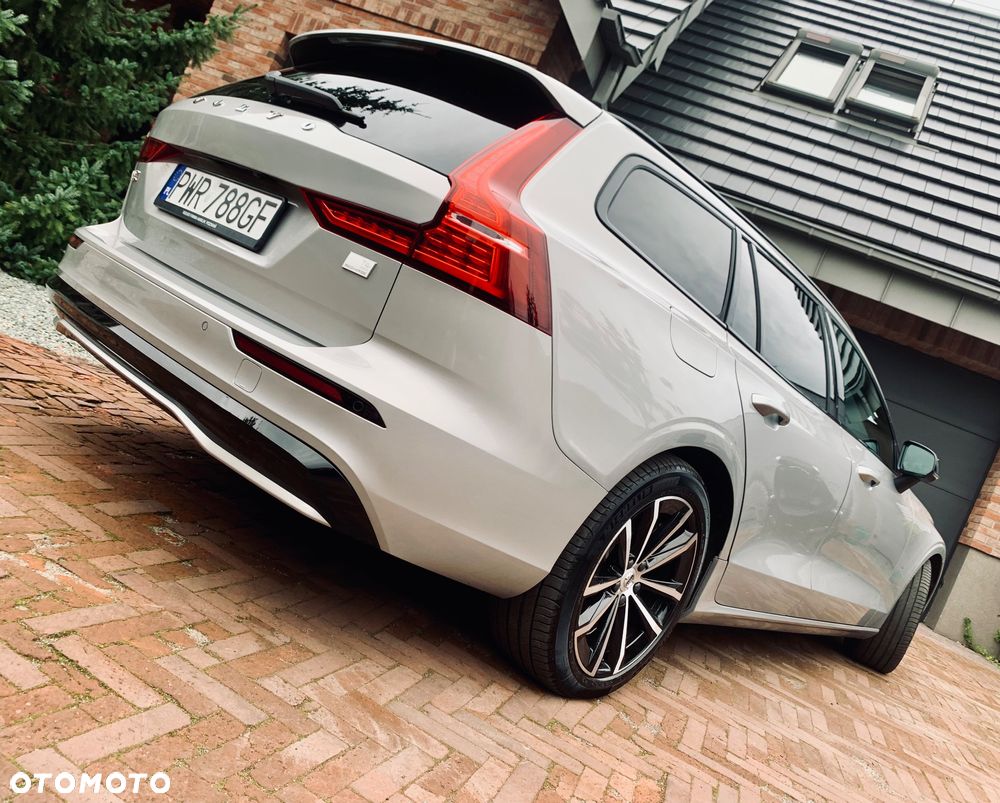 Volvo V60 T6 AWD Recharge Plus Dark - 27