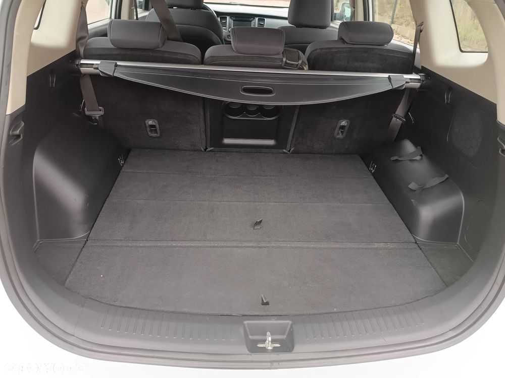 Kia Carens 1.6 CVVT Vision - 33