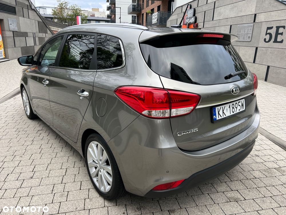 Kia Carens 2015 photo 3