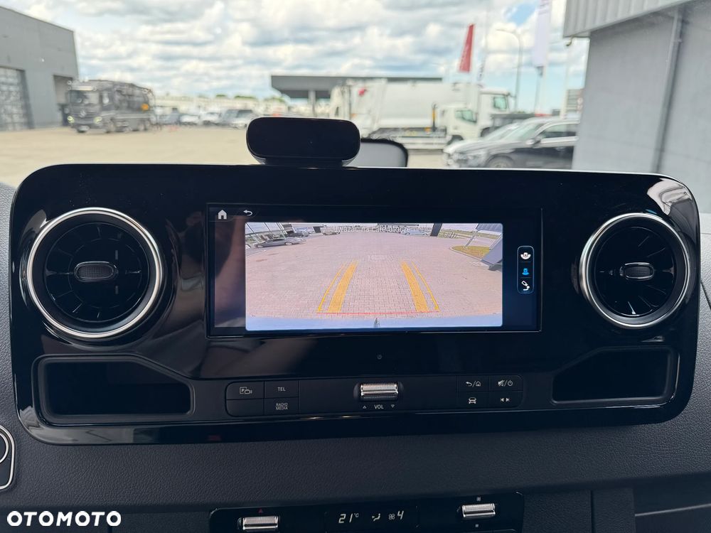 Mercedes-Benz Sprinter - 28