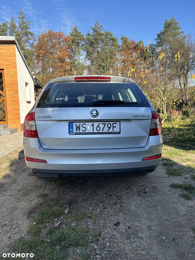 Skoda Octavia 1.6 TDI Ambition DSG - 8