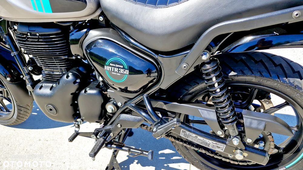Royal Enfield HNTR - 15