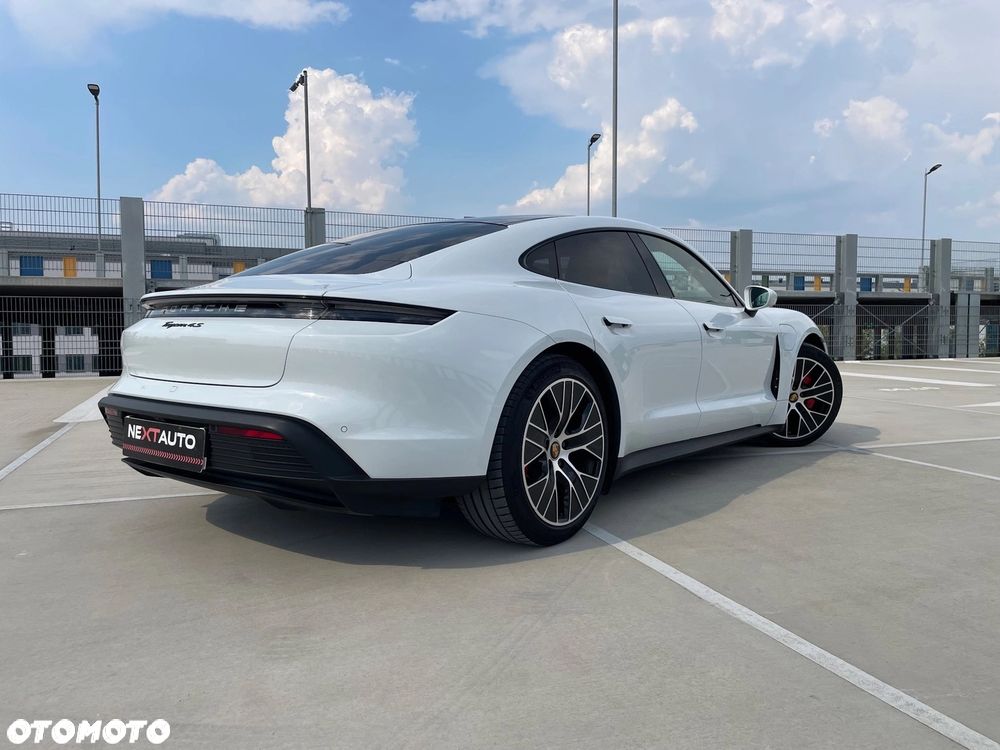 Porsche Taycan 4S Performance Plus - 11