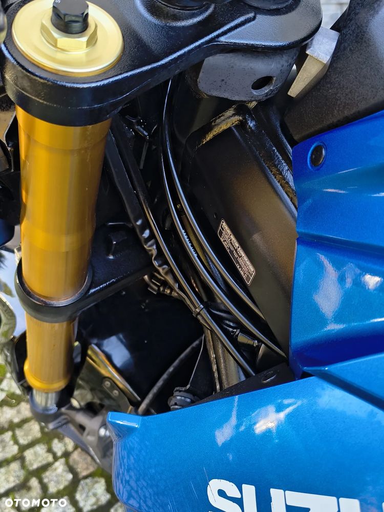 Suzuki GSX - 30