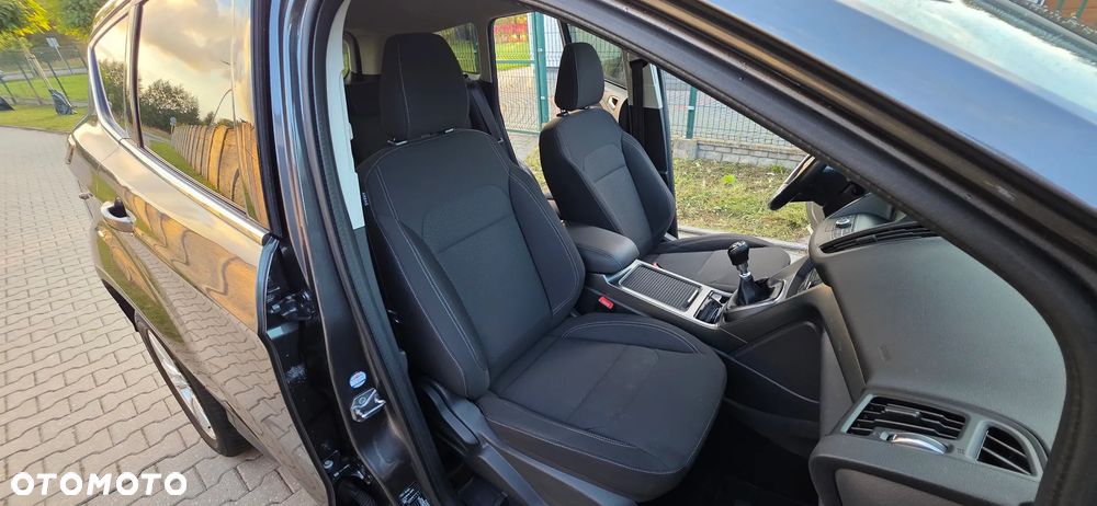 Ford Kuga - 23