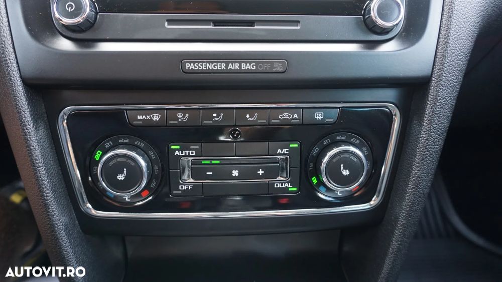 Skoda Superb 2.0 TDI Green tec DSG Elegance - 28