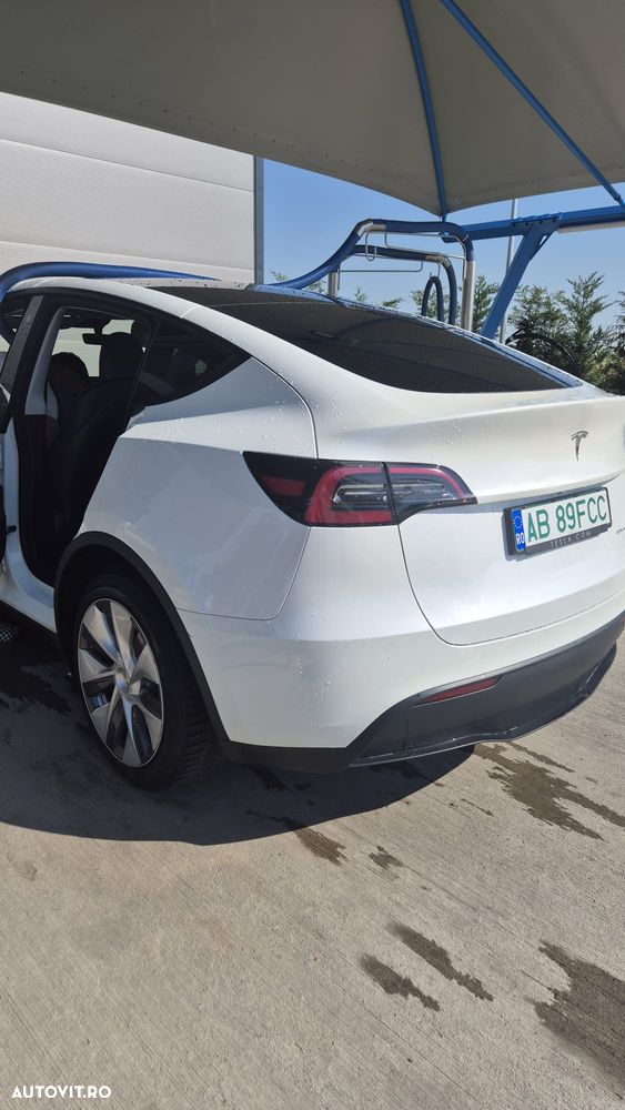 TESLA Model Y 2023 — imagine 6