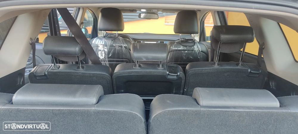 Kia Carens 1.7 CRDi ISG TX - 9