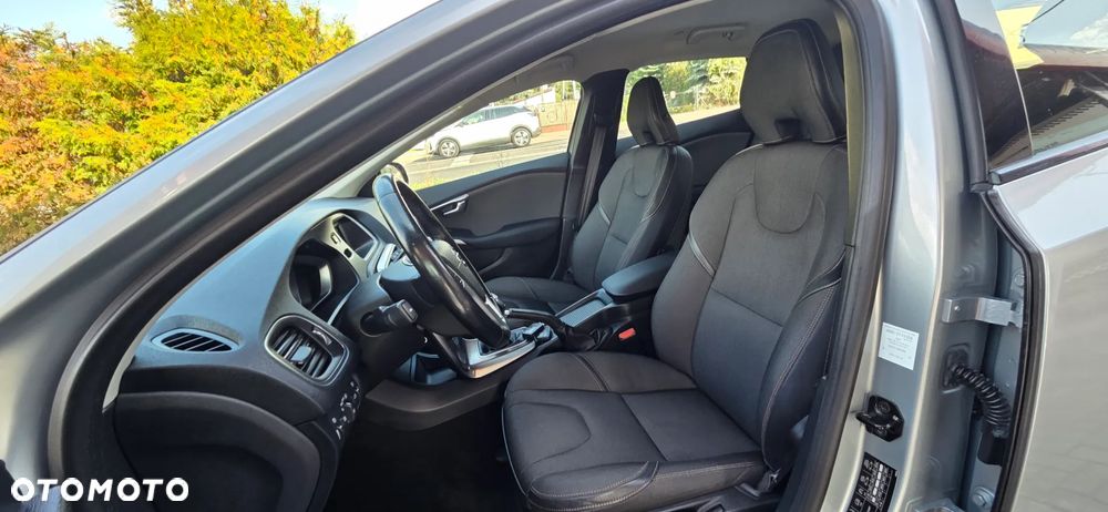 Volvo V40 Cross Country D3 Drive-E Momentum - 26