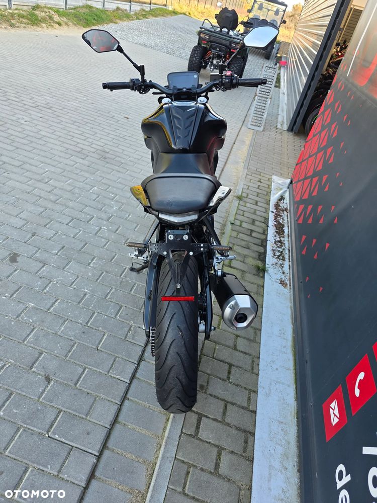 Yamaha MT - 16
