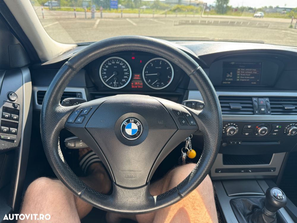 BMW Seria 5 520d Touring - 27