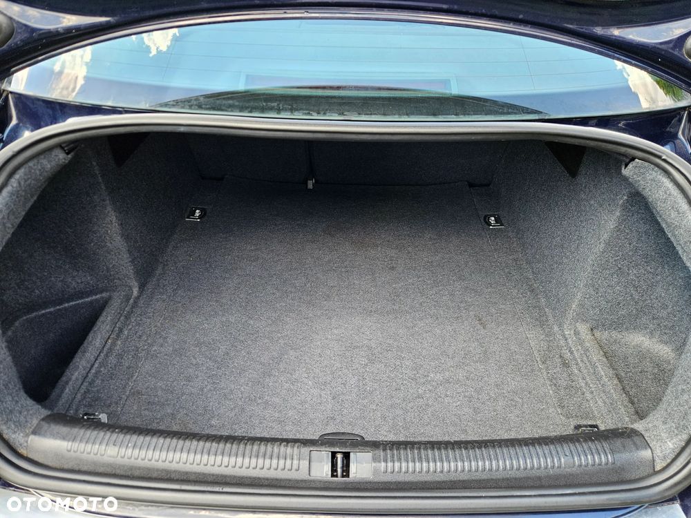 Audi A4 Limousine - 11