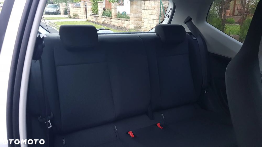 Volkswagen up! black style - 21