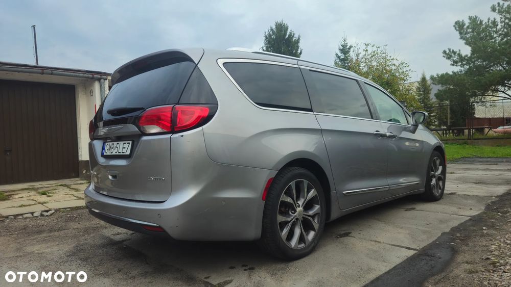Chrysler Pacifica - 19