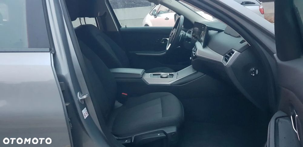 BMW Seria 3 318d MHEV Business Edition - 21