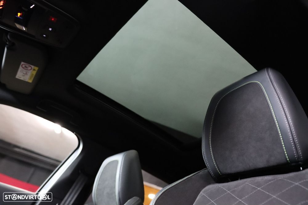 Peugeot 2008 PureTech 155 EAT8 GT - 15