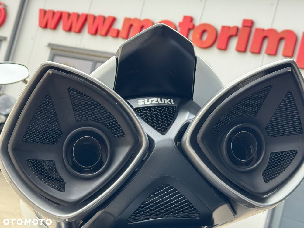Suzuki GSX - 22