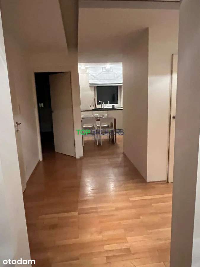 Komfortowe trzy pokoje w spokojnej okolicy, garaż