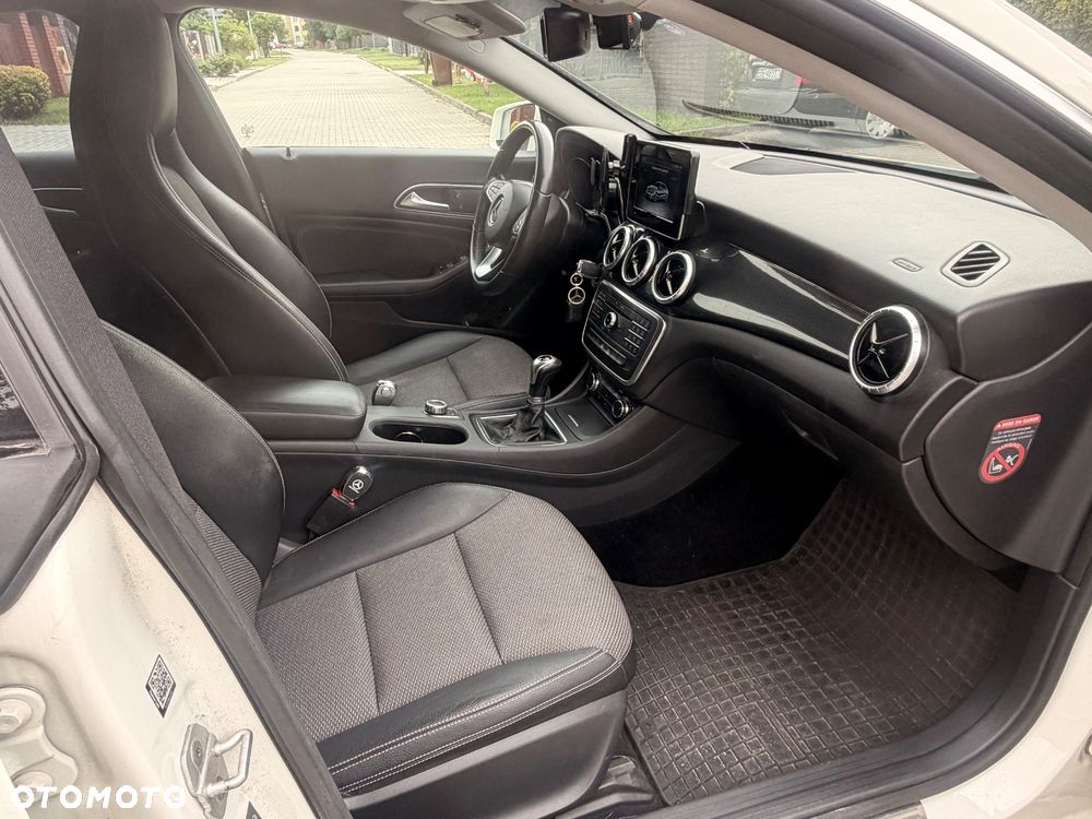Mercedes-Benz CLA 180 d - 9